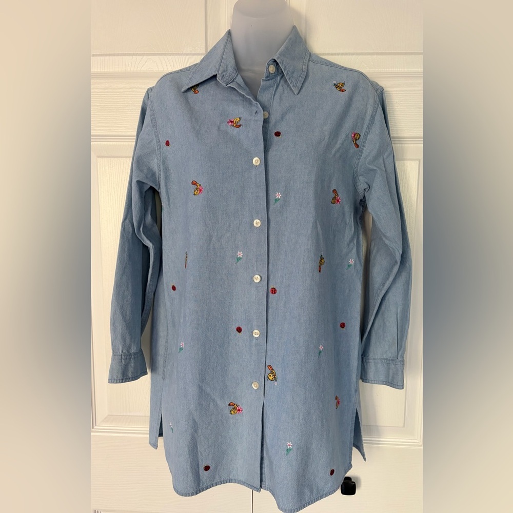WB Warner Bros. Looney Tunes Tweety Bird Button Up Chambray Blouse Shirt size XS - Picture 2 of 15
